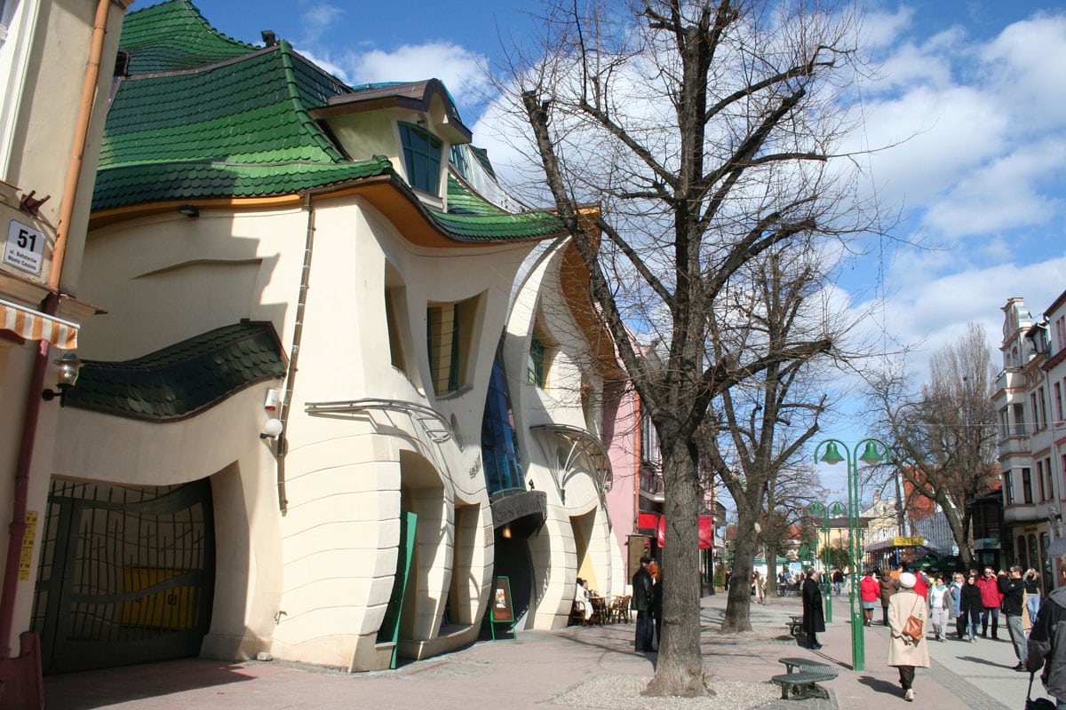 خانه کج‌ومعوج، معماری خلاقانه ای در سوپوت لهستان
